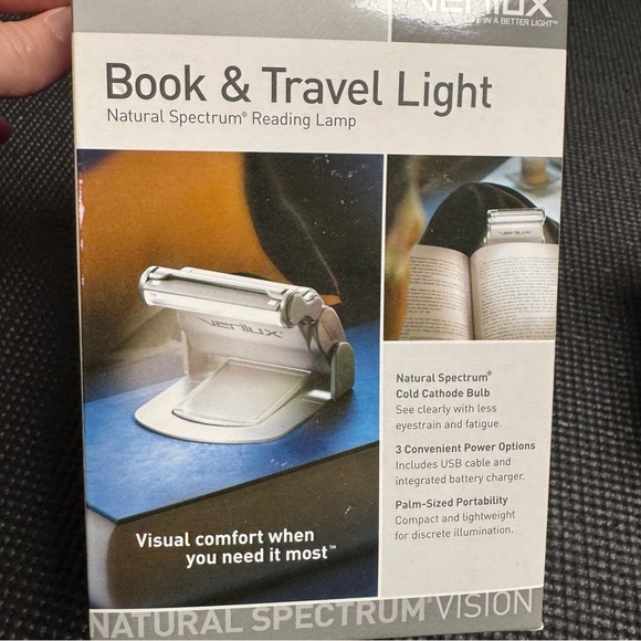 Verilux Full Spectrum Book and Travel Light 2 Level Brightness Protective Case - Picture 4 of 11
